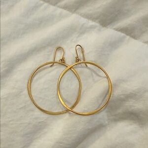 Elegant Gold Hoop Earrings